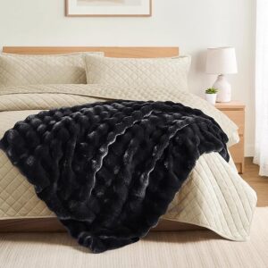 L’AGRATY Faux Fur and Velvet Queen Blanket Set