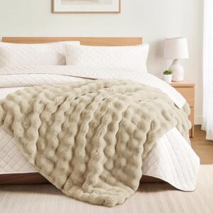 L'AGRATY Queen Size Faux Fur and Velvet Blanket